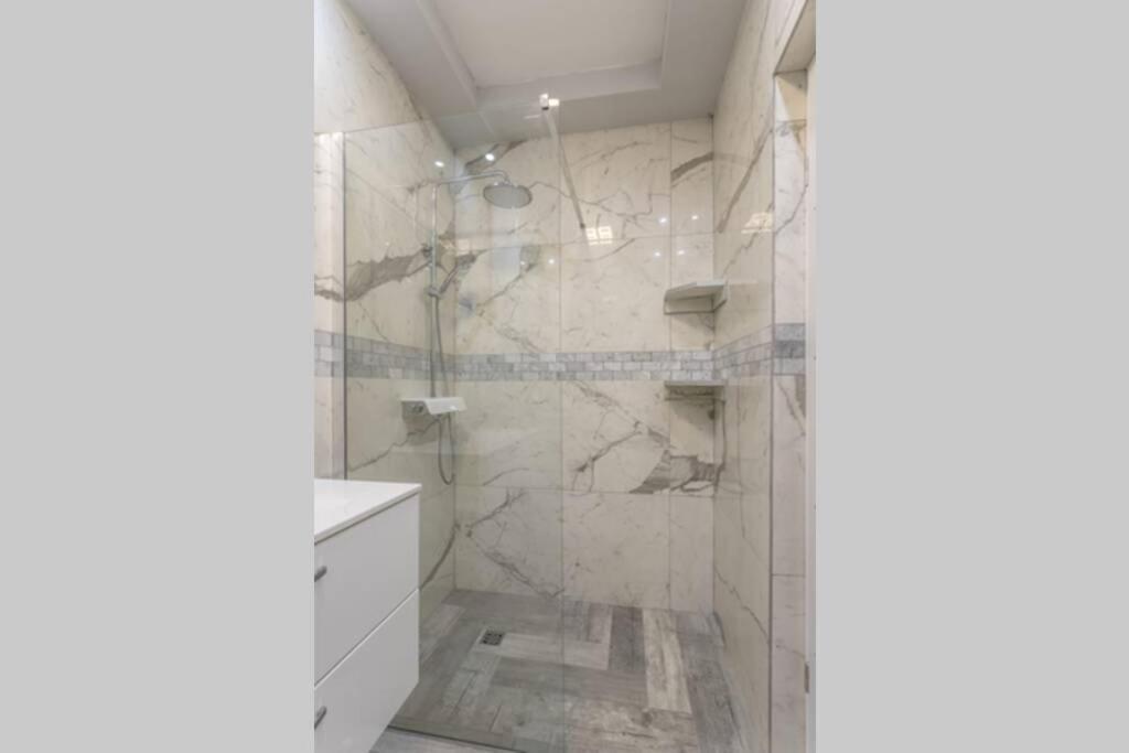 Royal Platinum Studio Apartment โวดีเซ ภายนอก รูปภาพ