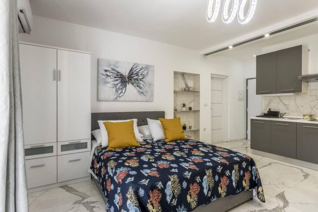 Royal Platinum Studio Apartment โวดีเซ ภายนอก รูปภาพ