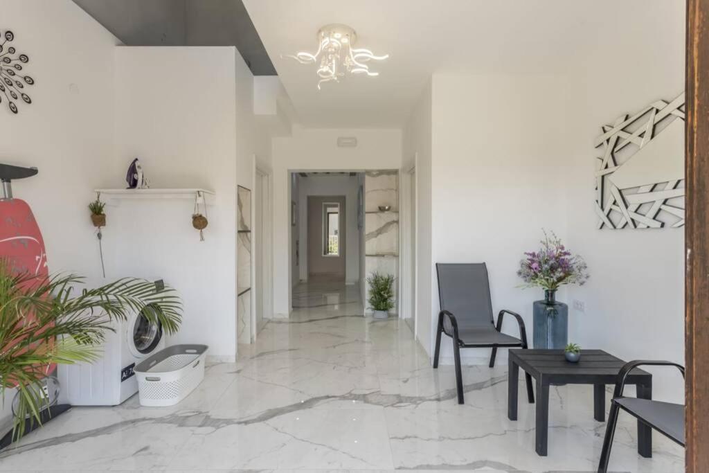 Royal Platinum Studio Apartment โวดีเซ ภายนอก รูปภาพ