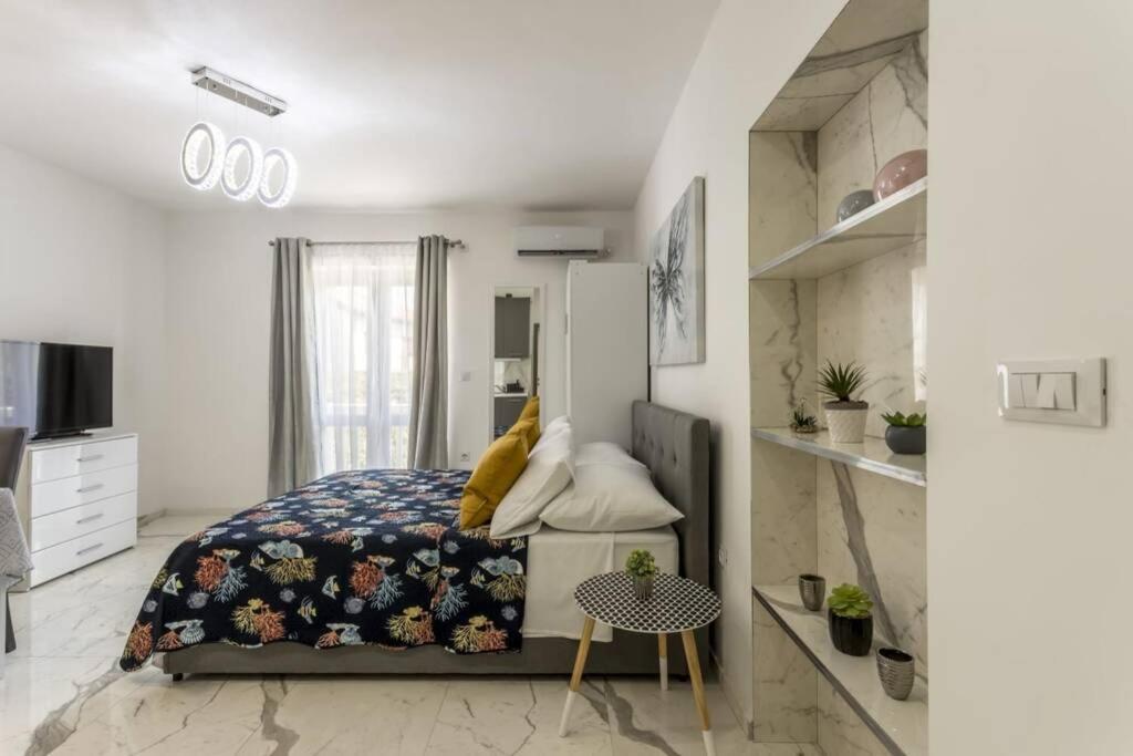 Royal Platinum Studio Apartment โวดีเซ ภายนอก รูปภาพ